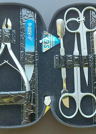 Чоловічий манікюрний набір kds 5104 6 предметів чорний