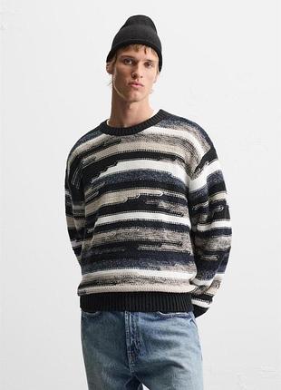 Светр із суміші вовни. м‘який та грубий.