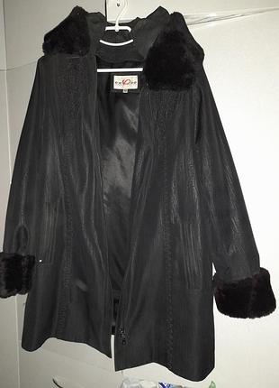 Куртка зимняя с капюшоном с натуральным утеплителем натуральный мех