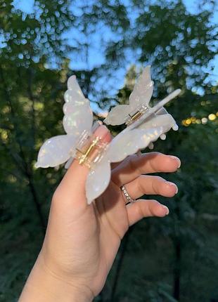 Заколка для волосся метелик крабик затискач блискуча в білому кольорі, метелик білий перламутр, трендова шпилька, хіт