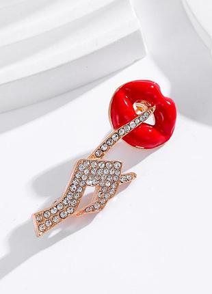 Брошка торкання (494693384)