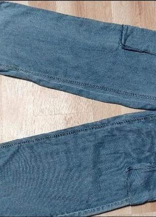 Джинси з кишенями .