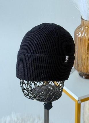 Теплая шапка найк (nike) черного цвета с подворотом, зимняя шапка