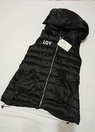 Черная стеганая жилетка на синтепоне м