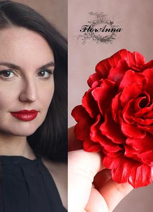 Объемный цветок красная заколка для волос ручной работы "красный пион"