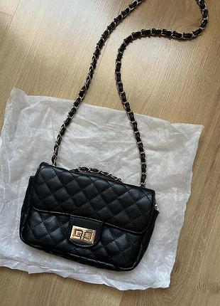 Сумка міні, чорна, сумочка чорна базова, класична, модна сумочка, топ, тренд, маленька чорна сумочка