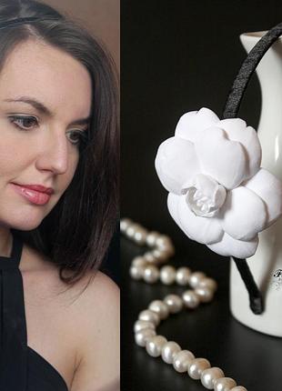 Ободок камелия в стиле коко шанель