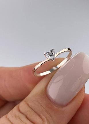 Кольцо серебряное сердце с золотом