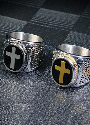 Чоловіча каблучка перстень з золотистим хрестом тамплієрів розмір 24
