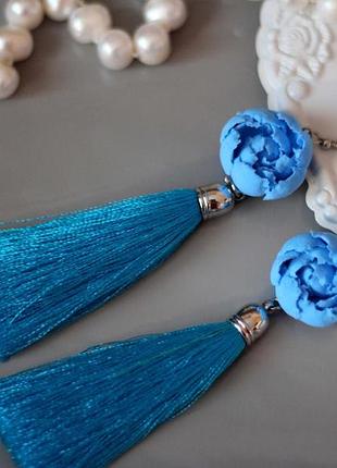 Голубые серьги кисти ручной работы с цветами "лазурные пионы"