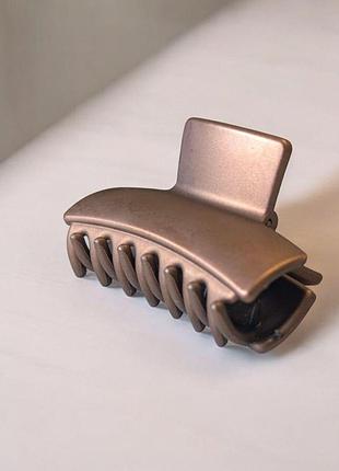 Заколка краб для волос прямоугольный каучуковый 2х6.5 см коричневый