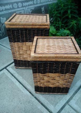 Ящики квадратные темные с белой серединой