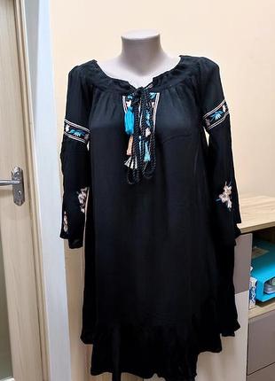 Платье primark женское с вышивкой р.m/l