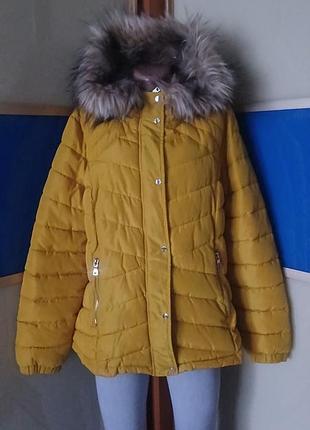 Куртка с капюшоном и мехом