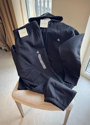 Новий чоловічий костюм calvin klein оригінал