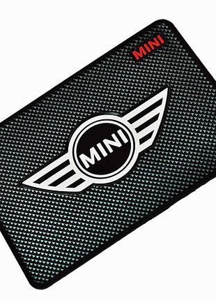 Автомобильный коврик антискользящий mini