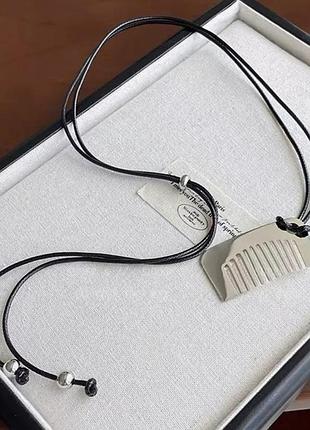 Чокер колье из шнурка и кулона тренд года!