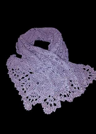 Ажурная шаль связана крючком