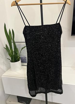 Чорна міні сукня в паєтках обтисла на бретелях святкова новорічна коктейльна корпоратив ошатна плаття