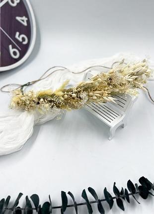 Вінок на голову в стилі бохо та рустик, з сухоцвітів і стабілізованих квітів у натуральних та білих тонах