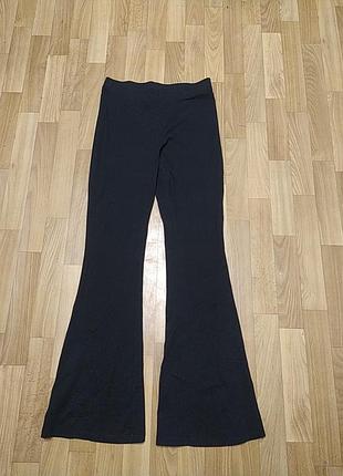 Трикотажные брюки черные h&amp;m р.m клеш