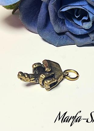 Брелок средний палец металлический, брелок фак золотистый, латунь, брелок латунный, брелок fuck ms12