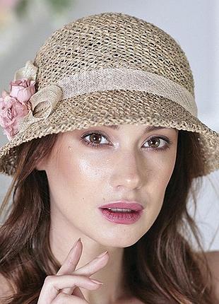 Шляпа летняя маленькие поля 6 см из соломки с украшением цвет натуральный