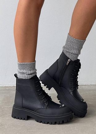 Черные женские ботинки из натуральной кожи на зиму