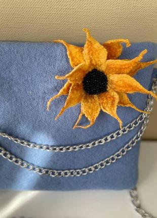 Сумочка подсолнечника из шерсти в технике валирования