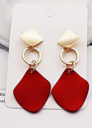 Сережки удлиненные красные