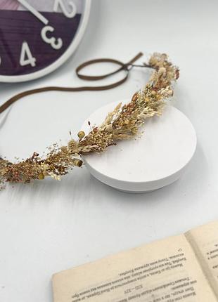 Вінок із сухоцвітів у натуральних відтінках — бохо аксесуар на голову