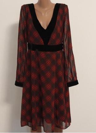 Платье в клетку,с украшена бархатом