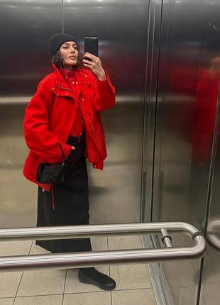 Зимова яскрава червона куртка-парка zara з водовідштовхувальної тканини з підкладкою