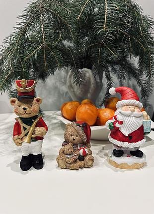 Різдвяні фігурки ведмідь миколай