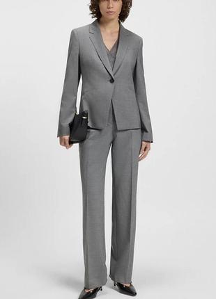 Классический шерстяной брючный костюм- пиджак и брюки немецкий бренд hugo boss оригинал шерсть размер s,м