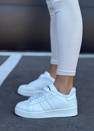 Женские кроссовки на зиму