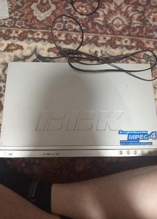 Dvd плеєр з регулюванням звуку з відео караоке