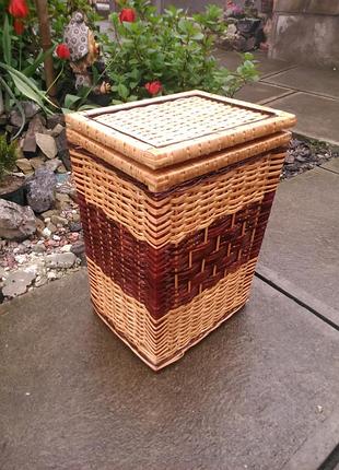 Ящик квадратный маленький с темной серединой