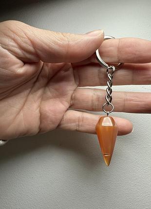 Брелок-оберег маятник из сердолика, натуральный камень для ключей и сумок, маятник-шестигранник на подарок дефект