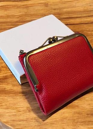 Жіночий маленький шкіряний гаманець на магніті vera pelle 3045 із засувкою поцілунок 13х10 см