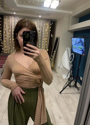 Спокусливий топ бежевий на запах