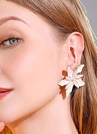 Серьги бижутерия цветы молочно-персиковый