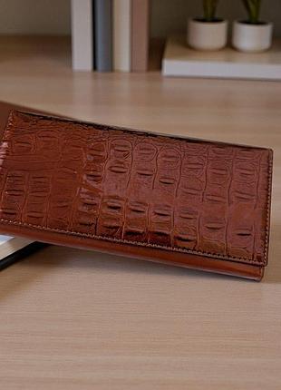 Женский лаковый кошелек на магните с застежкой поцелуй 19х9.5 см под крокодила со-6330 коричневый