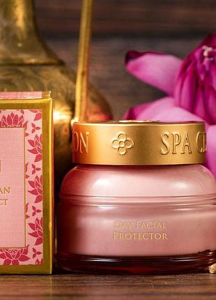 Денний крем із вітаміном в12 лотос і рамбутан 50 грамів