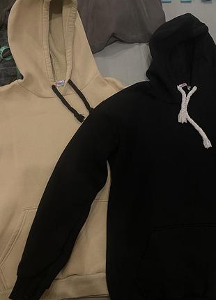 Дві кофти байки теплі однакові бежева та чорна з капюшоном