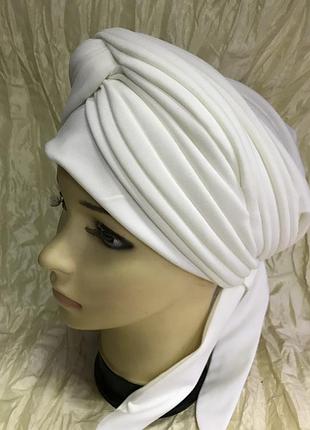 Шапка чалма демісезонна біла з об'ємною драпірованою прикрасою