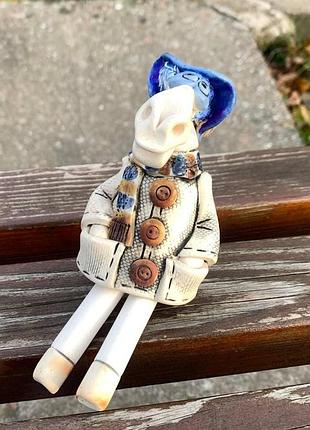 Скульптура керамическая, статуэтка из керамики, фигурка из керамики "конь", колокольчик керамика конь в пальто