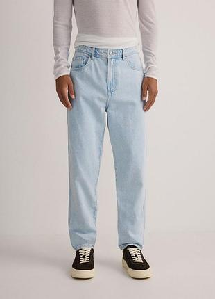 Новые мужские светло-голубые джинсы кроя кэррот reserved