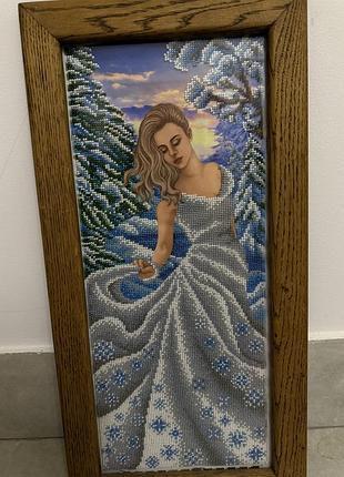 Картина вишита бісером дівчина -зима