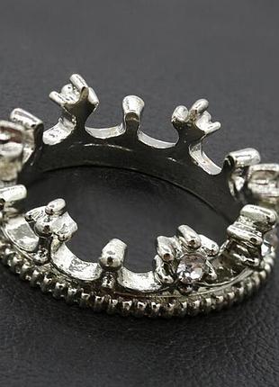 Каблучка у вигляді корони сріблястого т кольору
